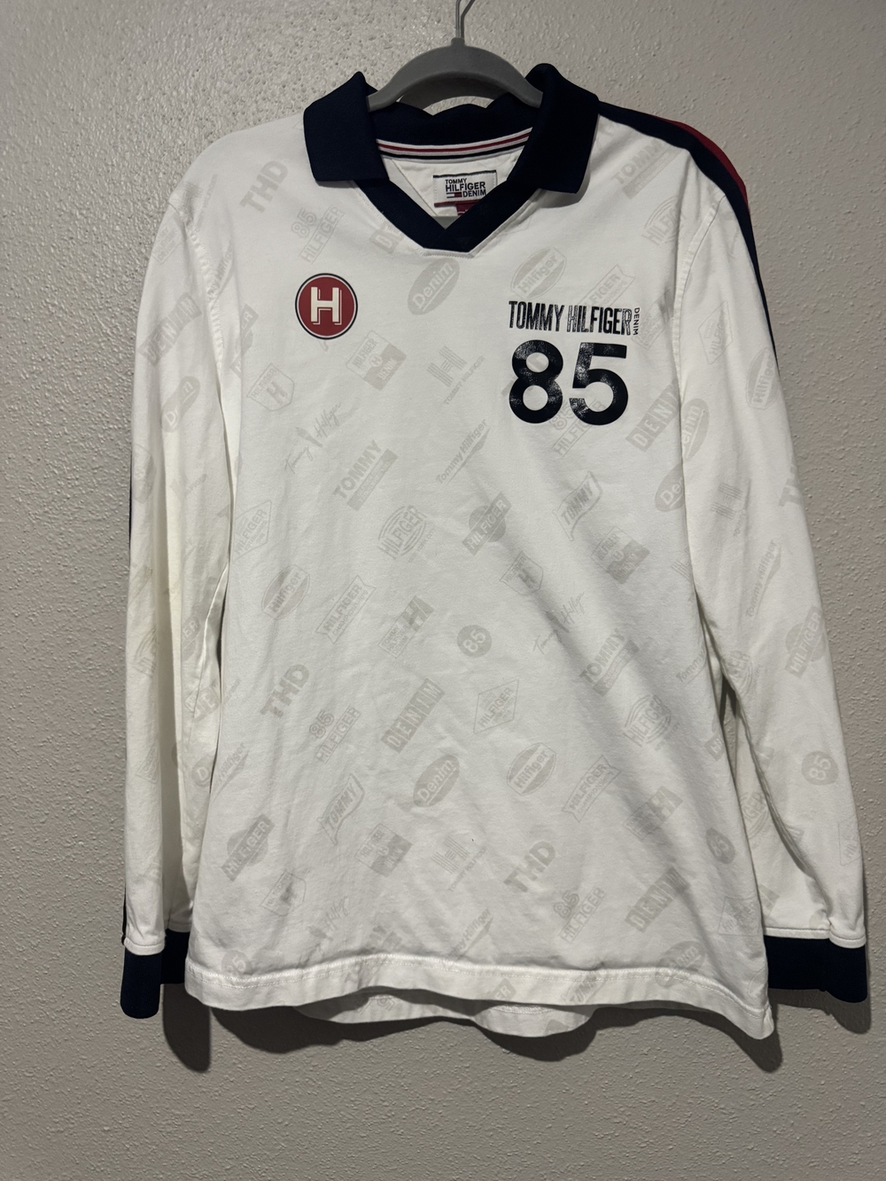 Tommy Hilfiger White V-Neck Long-Sleeve Sweater with Navy & Red Accents